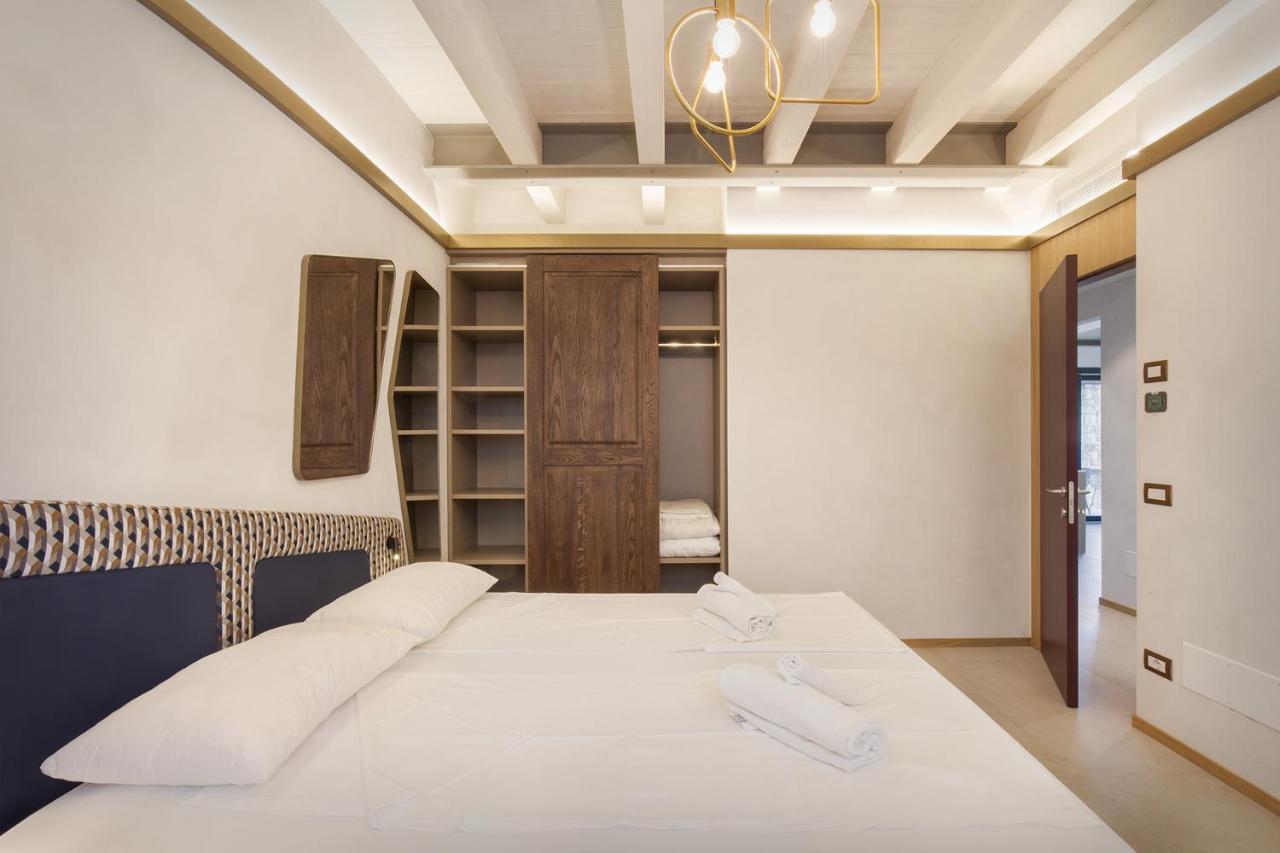 Villa Divina - Apt Icona Con Piscina E Vista Lago Castelletto Di Brenzone Kültér fotó