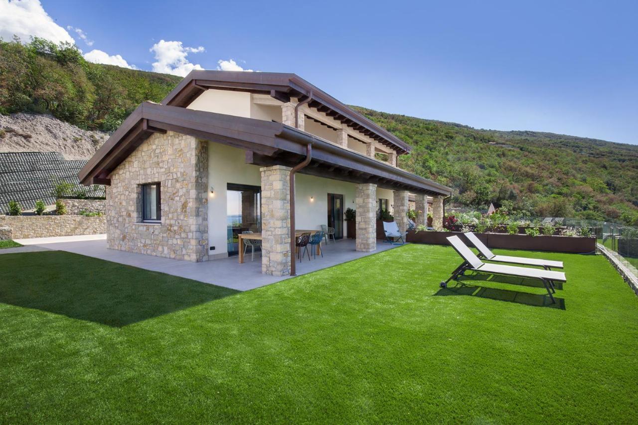 Villa Divina - Apt Icona Con Piscina E Vista Lago Castelletto Di Brenzone Kültér fotó